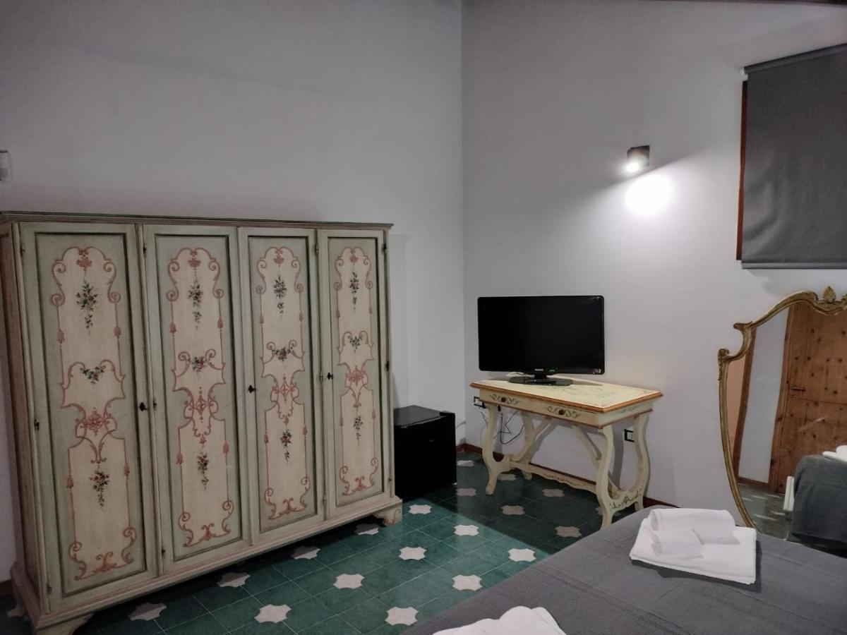Villa Letizia Rooms & Apartments 노토 외부 사진