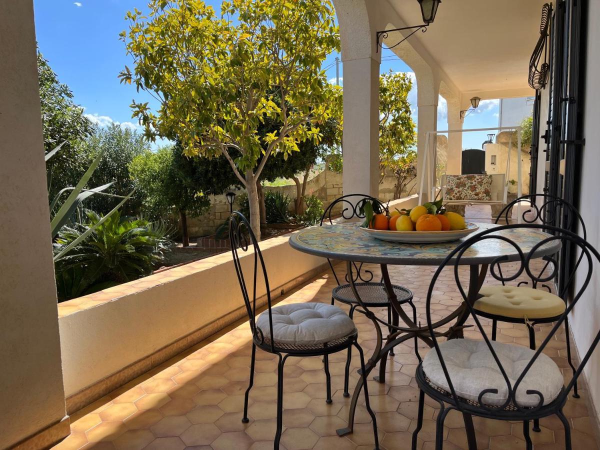 Villa Letizia Rooms & Apartments 노토 외부 사진