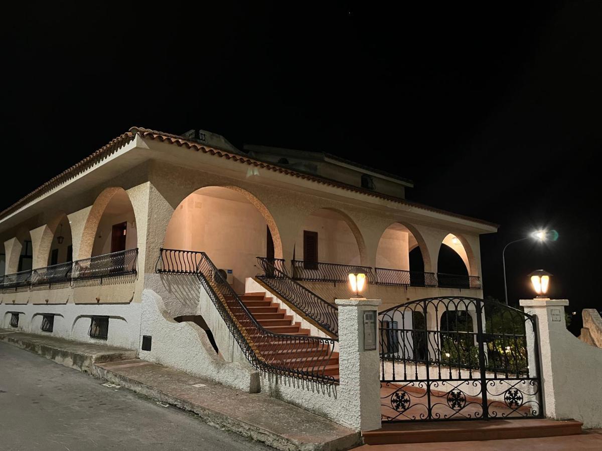 Villa Letizia Rooms & Apartments 노토 외부 사진