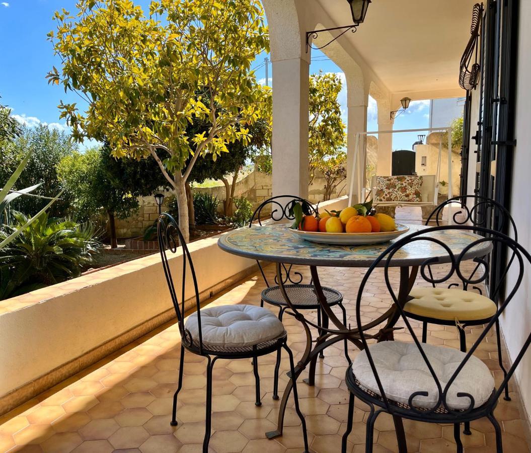 Villa Letizia Rooms & Apartments 노토 외부 사진
