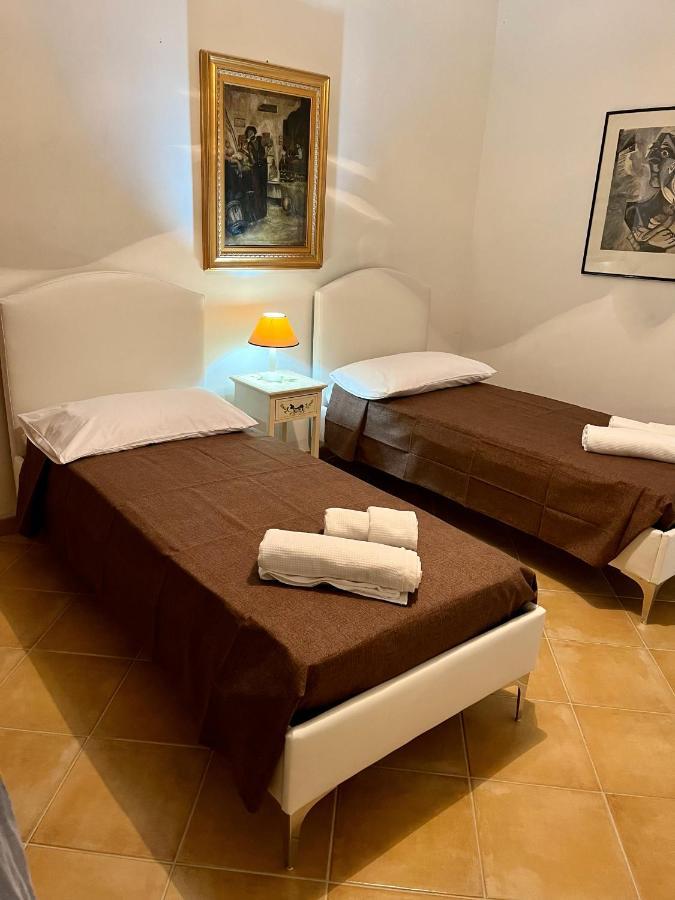 Villa Letizia Rooms & Apartments 노토 외부 사진