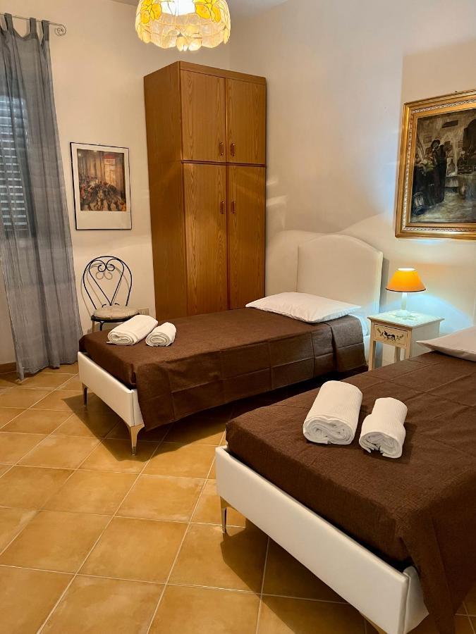 Villa Letizia Rooms & Apartments 노토 외부 사진